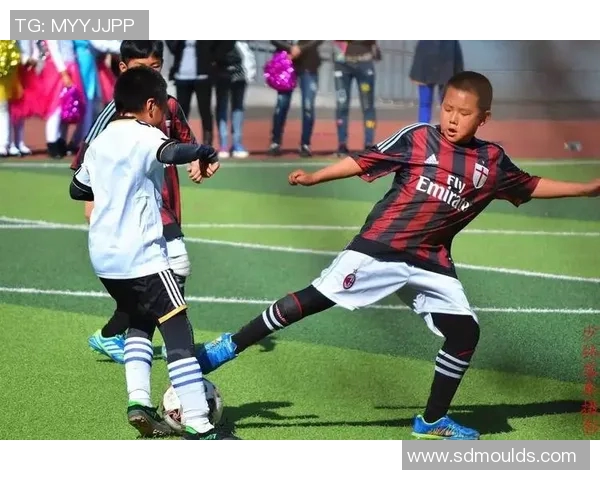 黄静的足球人生探秘：从绿茵场到心灵深处的深度对话